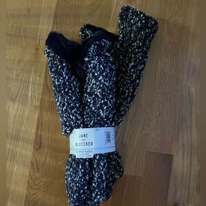 NWT Jane and Bleecker Plush Fill Lined Socks (2)